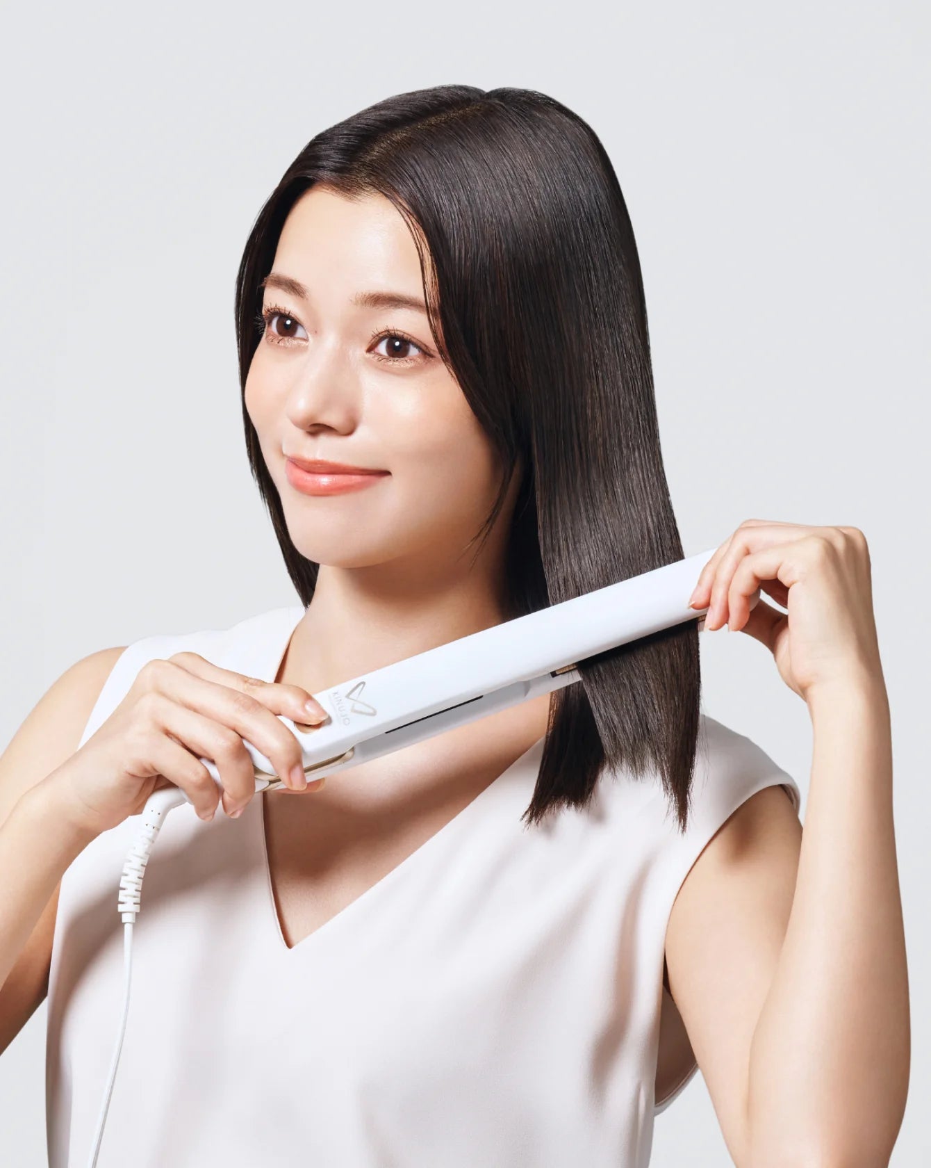 KINUJO 絹女 W-worldwide model- ホワイト/ブラック - ヘアケア.com